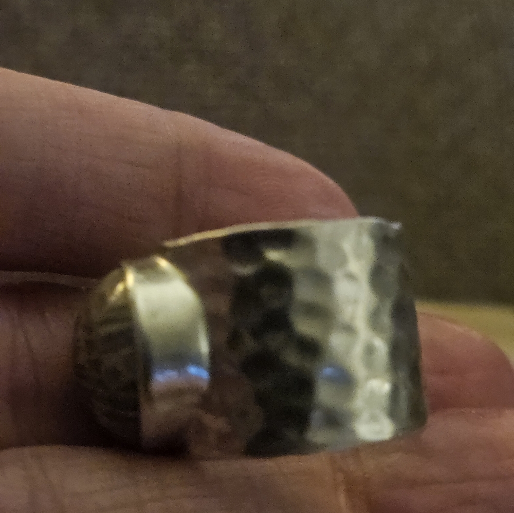 NICKY BUTLER HEAVY CIGAR BAND HAMMERED STERLING W/SINGLE STUNNING CENTER STONE!♡ - Picture 15 of 16